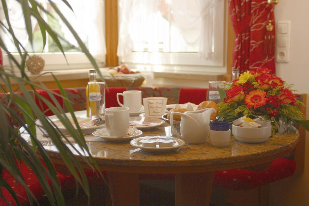 祖姆扎查瑞尔膳食公寓旅馆 费尔德基兴 客房 照片